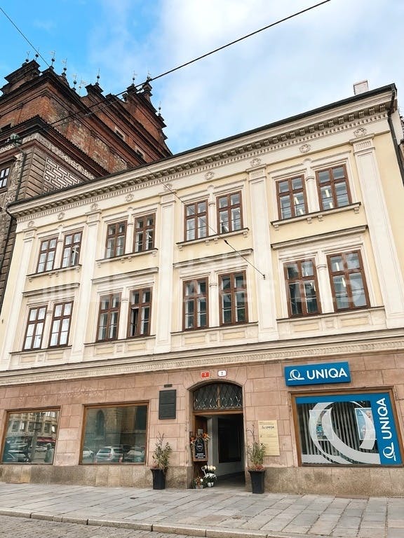 Uniqua Plzeň, Náměstí Republiky, Pilsen